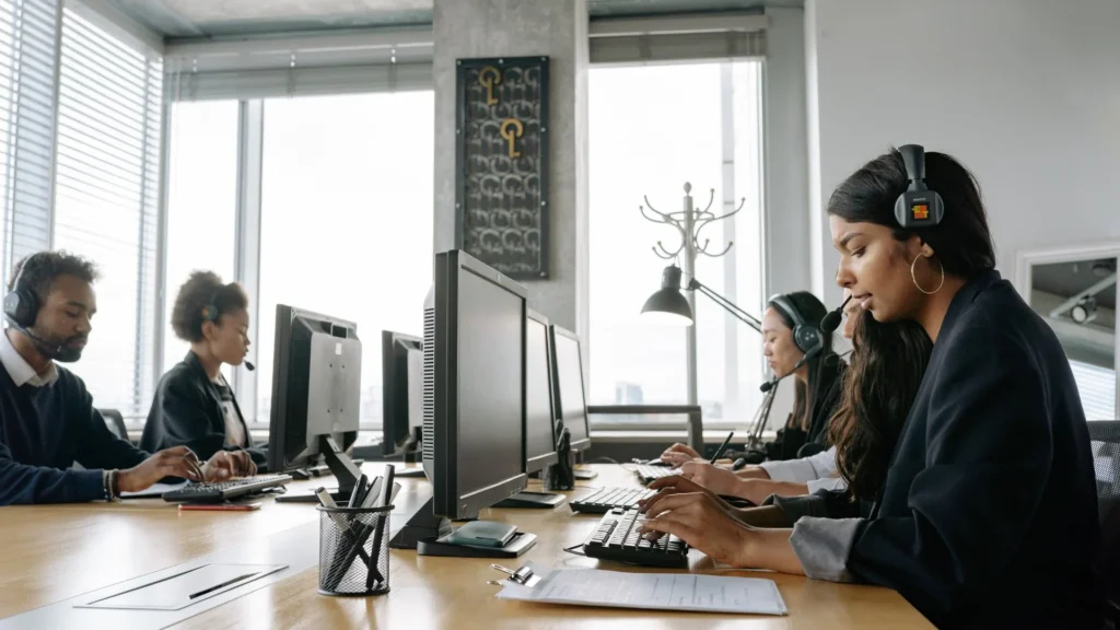 BPO ou estrutura interna: como avaliar custo total e risco operacional